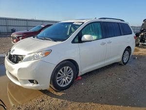 Toyota Sienna XLE 3.5L 6 2015