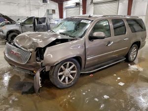 GMC Yukon DENALI 6.2L 8 2013