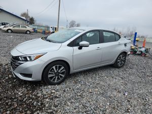 Nissan Versa SV 1.6L 4 2024
