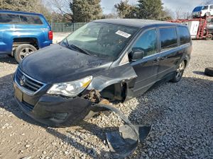 Volkswagen Routan SEL 4.0L 6 2010