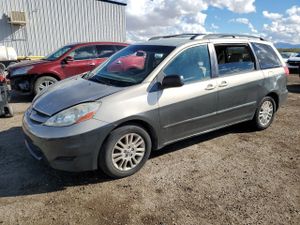 Toyota Sienna CE 3.5L 6 2010
