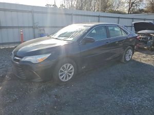 Toyota Camry LE 2.5L 4 2015