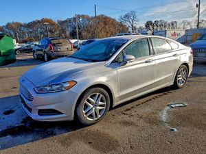 Ford Fusion SE 2.5L 4 2014