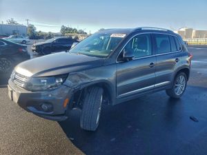 Volkswagen Tiguan S 2.0L 4 2012