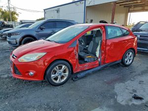 Ford Focus SE 2.0L 4 2012