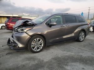 Toyota Sienna LIMITED 2.5L 4 2021