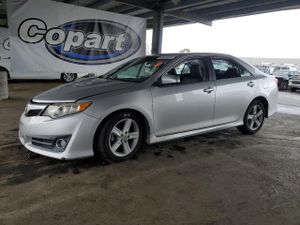Toyota Camry BASE 2.5L 4 2012