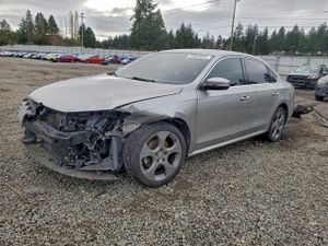 Volkswagen Passat SE 2.0L 4 2014
