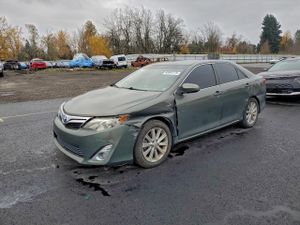 Toyota Camry HYBRID 2.5L 4 2012