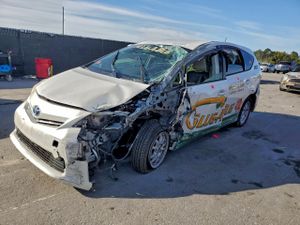 Toyota Prius 1.8L 4 2013