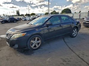 Toyota Camry BASE 2.5L 4 2011