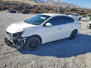 Nissan Sentra S 1.8L 4 2015