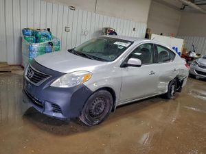 Nissan Versa S 1.6L 4 2014