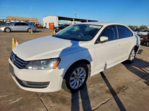 Volkswagen Passat S 2.5L 5 2013