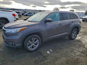 Toyota Highlander XLE 3.5L 6 2015