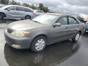 Toyota Camry LE 2.4L 4 2004