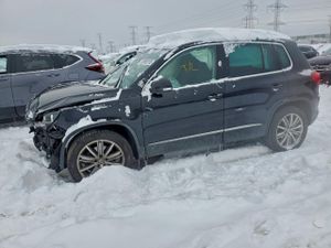 Volkswagen Tiguan S 2.0L 4 2015