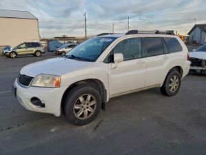 Mitsubishi Endeavor LS 3.8L 6 2011