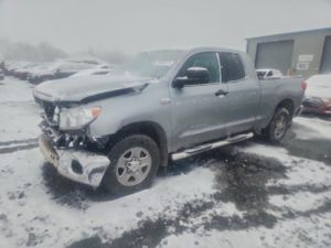Toyota Tundra DOUBLE CAB SR5 5.7L 8 2013