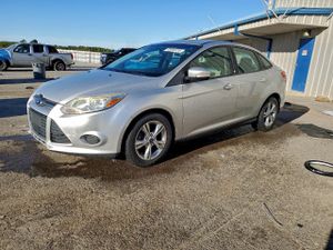 Ford Focus SE 2.0L 4 2013