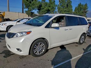 Toyota Sienna XLE 3.5L 6 2015