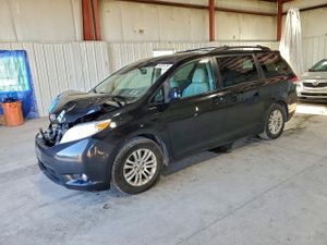 Toyota Sienna XLE 3.5L 6 2012