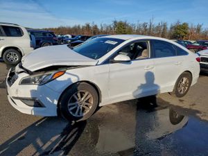 Hyundai Sonata SE 2.4L 4 2015