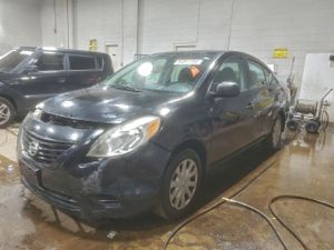 Nissan Versa S 1.6L 4 2012