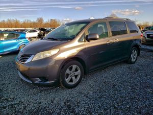 Toyota Sienna LE 3.5L 6 2011