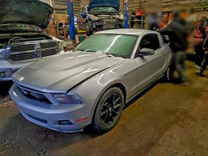 Ford Mustang 3.7L 6 2012