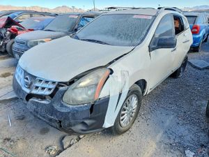 Nissan Rogue S 2.5L 4 2014