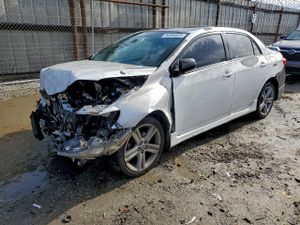 Toyota Corolla BASE 1.8L 4 2013