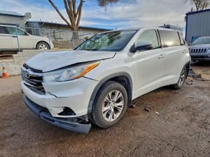 Toyota Highlander LE 3.5L 6 2014