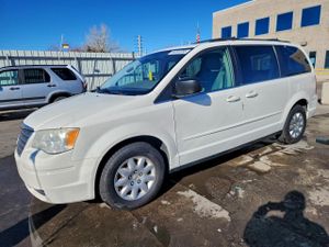 Chrysler Town & Country LX 3.3L 6 2009