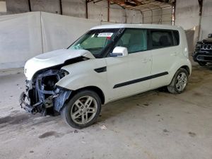 Kia Soul + 2.0L 4 2011