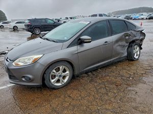 Ford Focus SE 2.0L 4 2013
