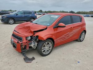 Chevrolet Aveo (Sonic) LT 1.8L 4 2013