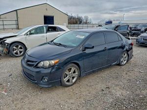 Toyota Corolla BASE 1.8L 4 2013