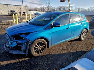 Ford Focus SE 2.0L 4 2015