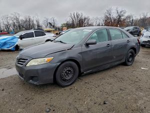 Toyota Camry BASE 2.5L 4 2011