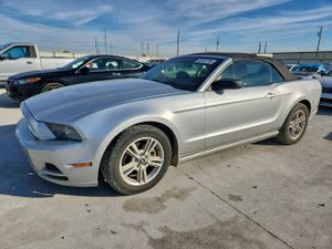 Ford Mustang 3.7L 6 2014