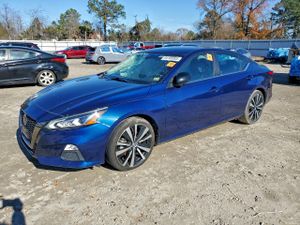 Nissan Altima SR 2.5L 4 2022