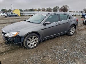 Chrysler 200 LX 2.4L 4 2013