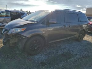 Toyota Sienna LE 3.5L 6 2011