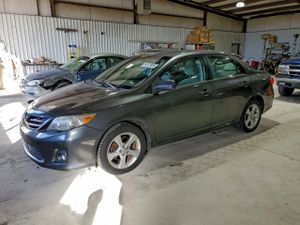 Toyota Corolla BASE 1.8L 4 2013