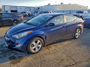 Hyundai Elantra GLS 1.8L 4 2013