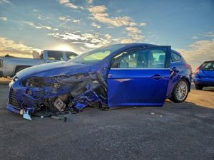 Ford Focus TITANIUM 2.0L 4 2014