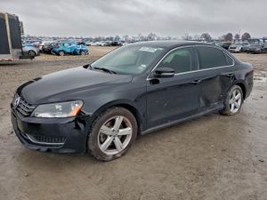 Volkswagen Passat 2.0L 4 2013