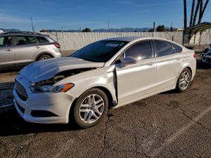 Ford Fusion SE 2.5L 4 2013