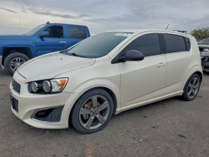 Chevrolet Aveo (Sonic) RS 1.4L 4 2015